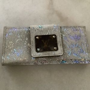 BRAND NEW silver acid washed hair on hide wallet clutch!!